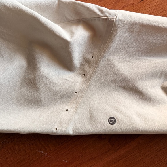 Lululemon Men's White Jogger - Picture 3 of 5